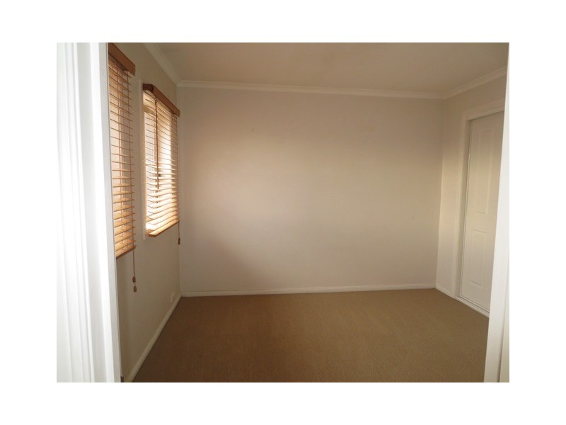 1B Almond Avenue, Brooklyn VIC 3012