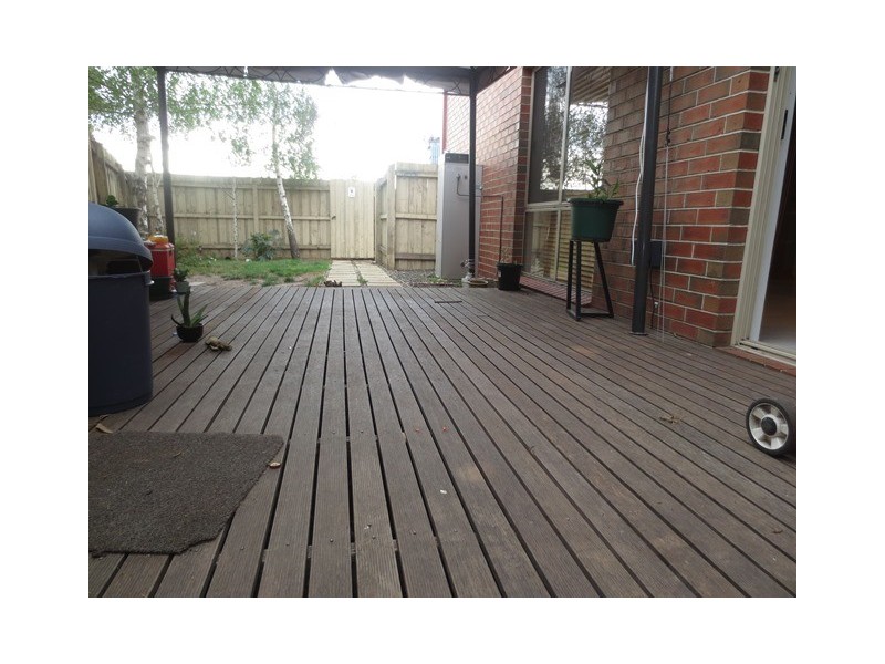 1B Almond Avenue, Brooklyn VIC 3012