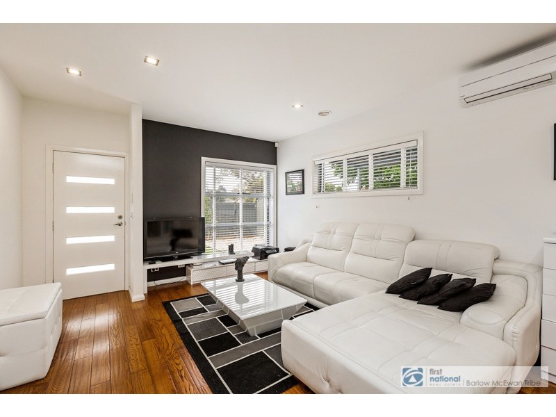 1/12 Seagull Ave, Altona VIC 3018