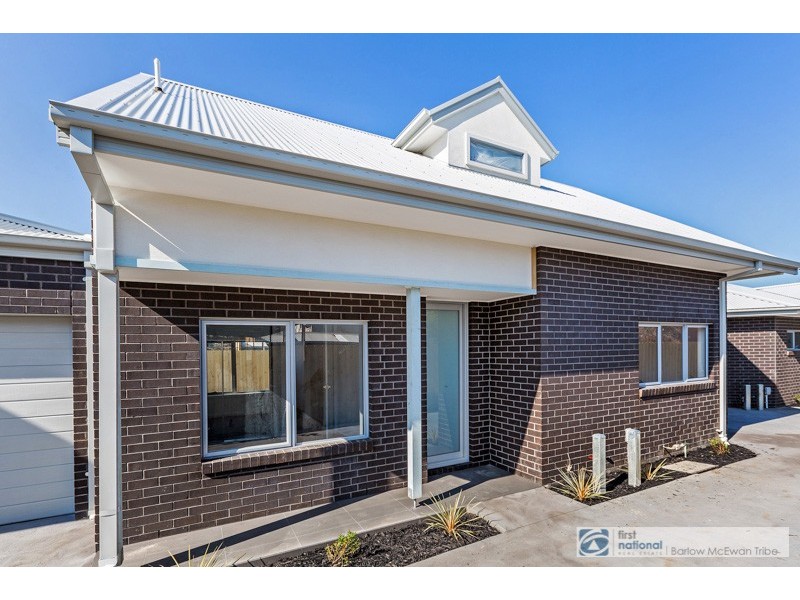 2/222 Civic Parade, Altona VIC 3018