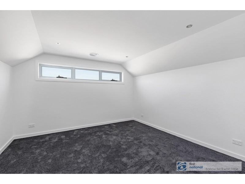 2/222 Civic Parade, Altona VIC 3018