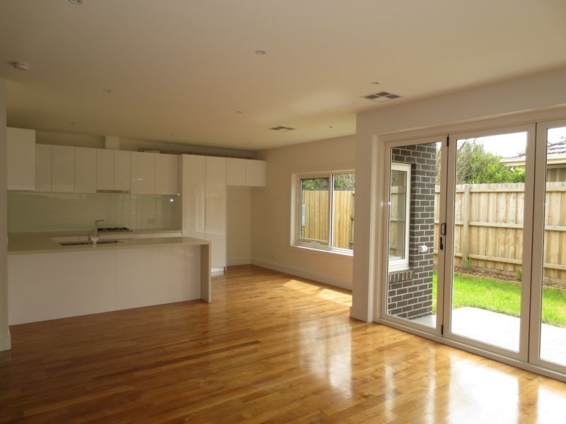 2/22 Davies Street, Altona VIC 3018