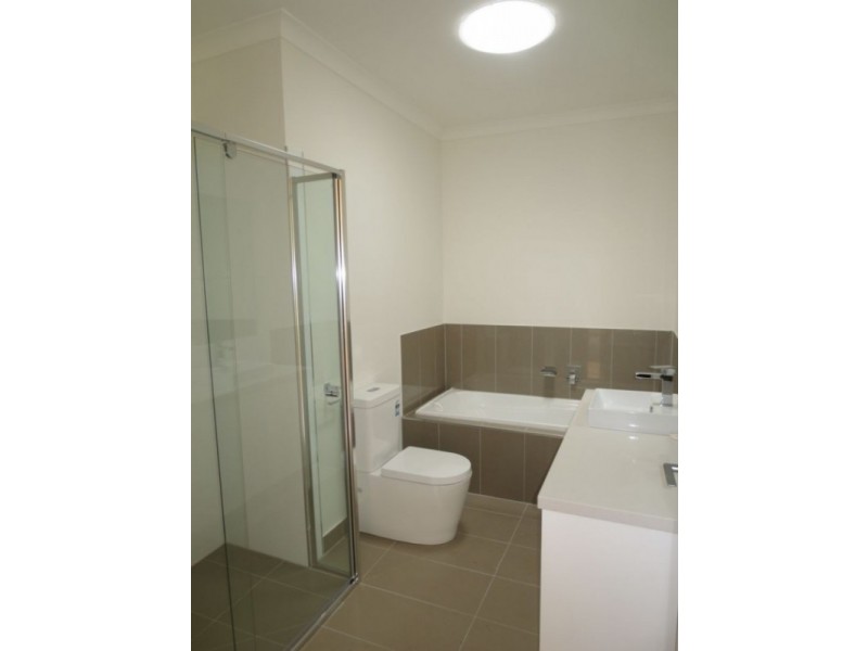 2/22 Davies Street, Altona VIC 3018