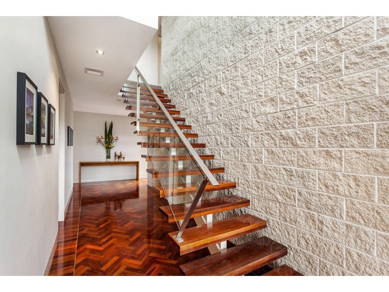 19 Waratah Street, Seaholme VIC 3018