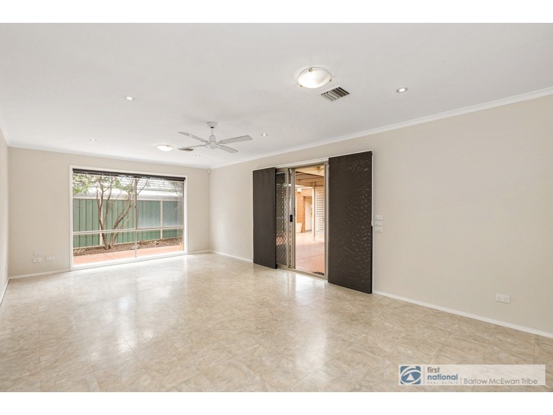 12 Ovington Place, Altona Meadows VIC 3028