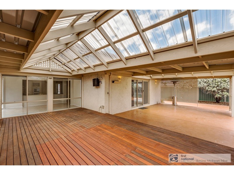 12 Ovington Place, Altona Meadows VIC 3028