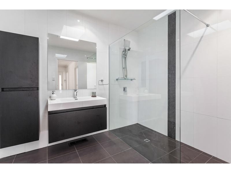 50 Bracken Grove, Altona VIC 3018