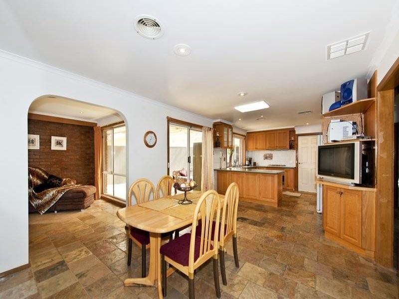 6 Beamish Court, Altona Meadows VIC 3028