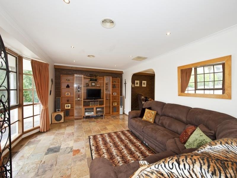 6 Beamish Court, Altona Meadows VIC 3028