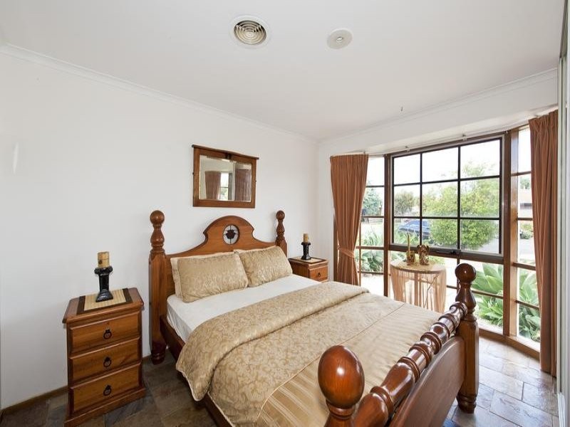 6 Beamish Court, Altona Meadows VIC 3028