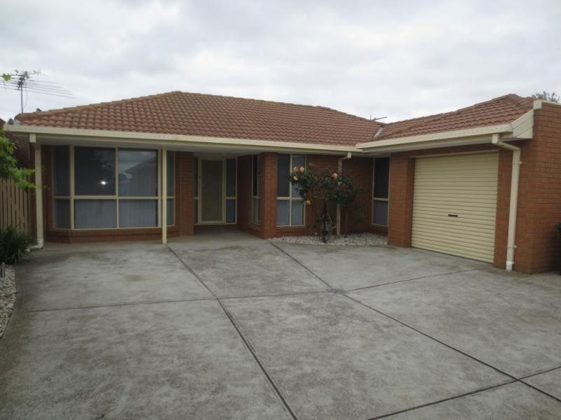 2/26 Crellin Avenue, Altona Meadows VIC 3028
