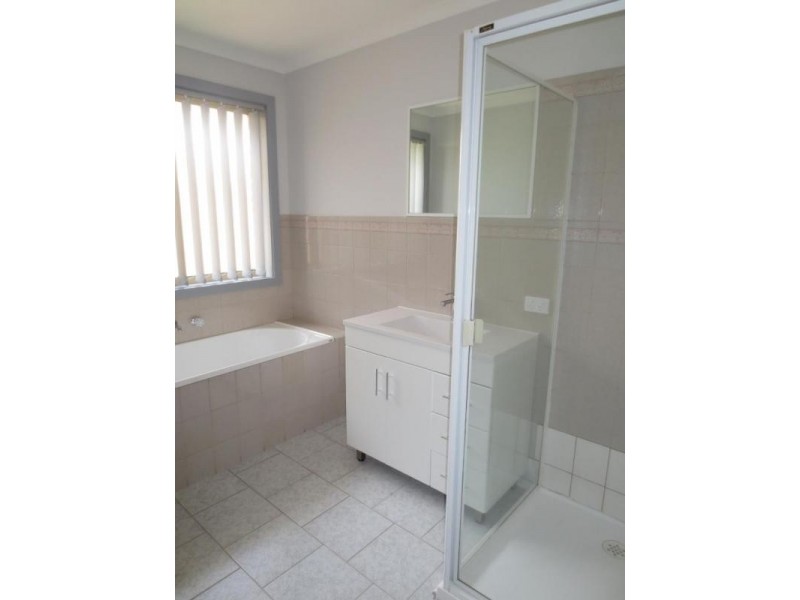 2/26 Crellin Avenue, Altona Meadows VIC 3028