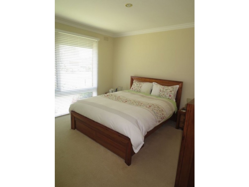 13 Kearney Avenue, Altona VIC 3018