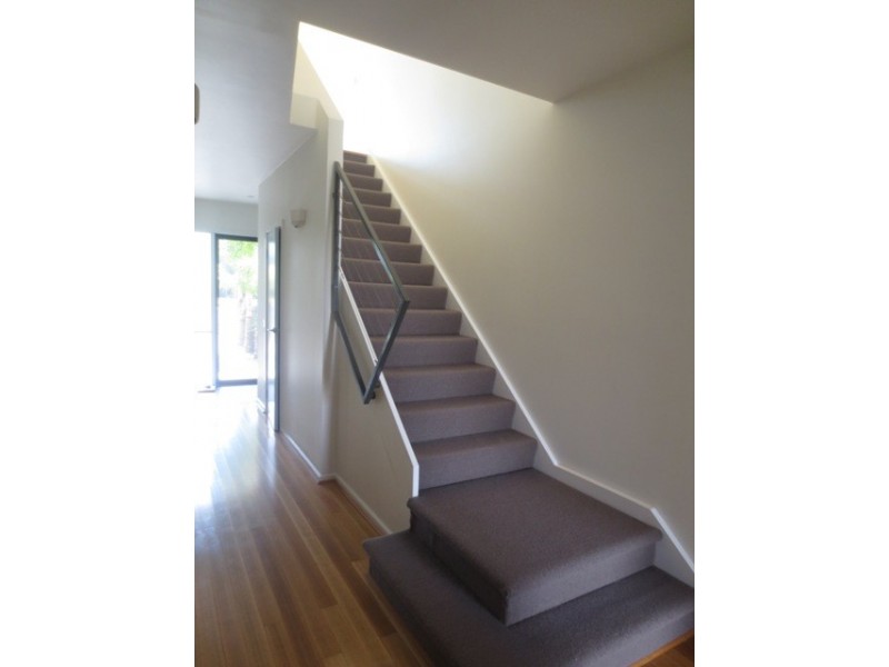 2/1-3 Noordenne Avenue, Altona VIC 3018