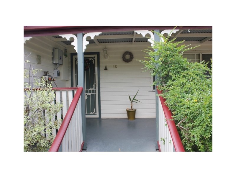 16 Linnet Street, Altona VIC 3018