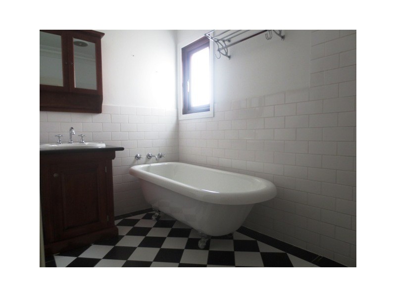 16 Linnet Street, Altona VIC 3018