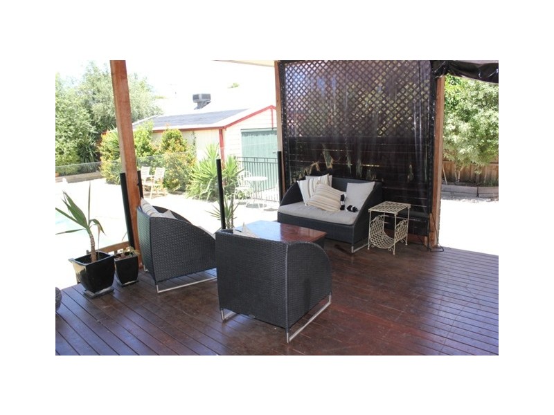 16 Linnet Street, Altona VIC 3018