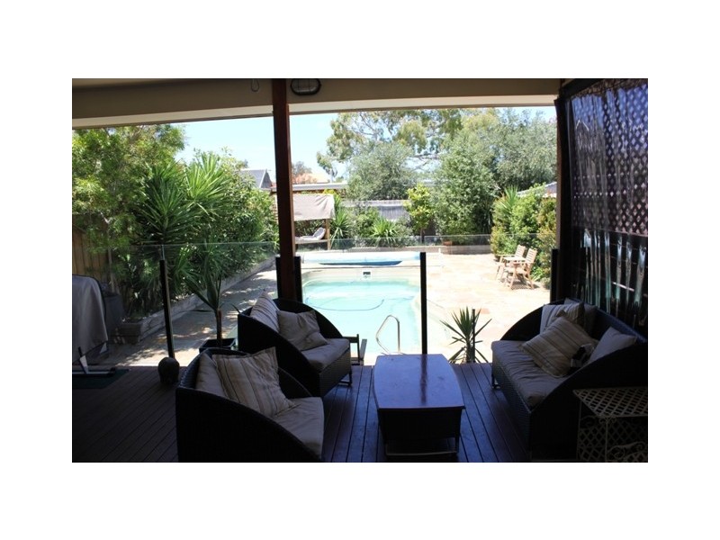 16 Linnet Street, Altona VIC 3018