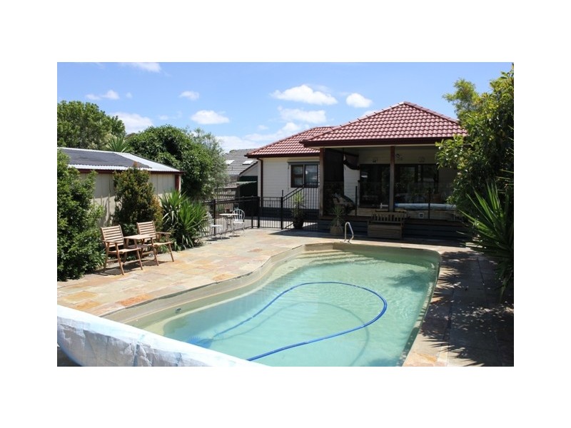 16 Linnet Street, Altona VIC 3018