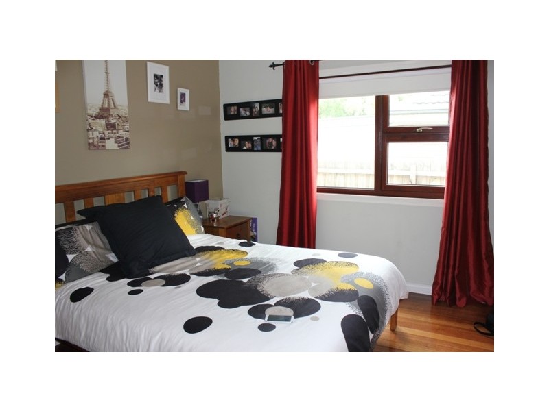 16 Linnet Street, Altona VIC 3018