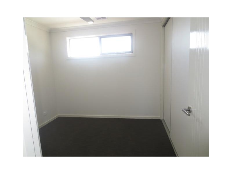 67D Grieve Parade, Altona VIC 3018