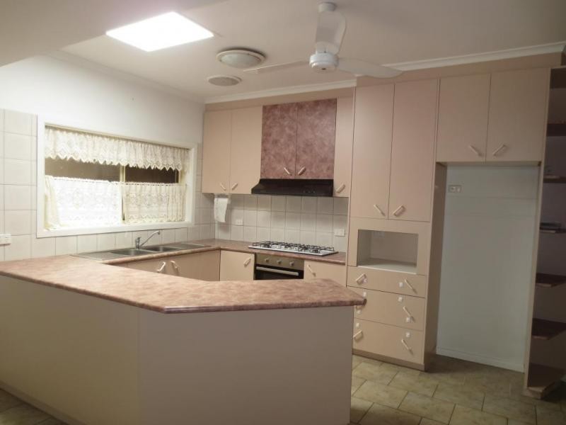 13 Delmont Avenue, Altona VIC 3018