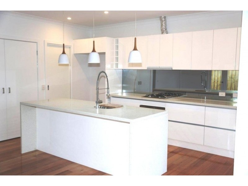 3/2 Bracken Grove, Altona VIC 3018