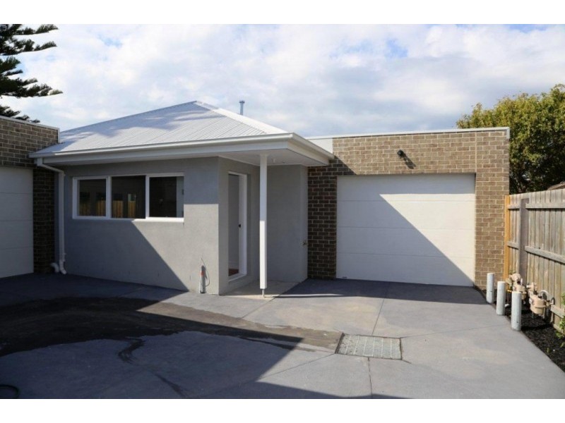 3/2 Bracken Grove, Altona VIC 3018