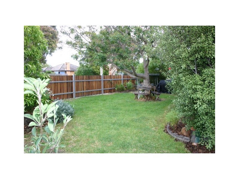 1/23 Lark Street, Altona VIC 3018