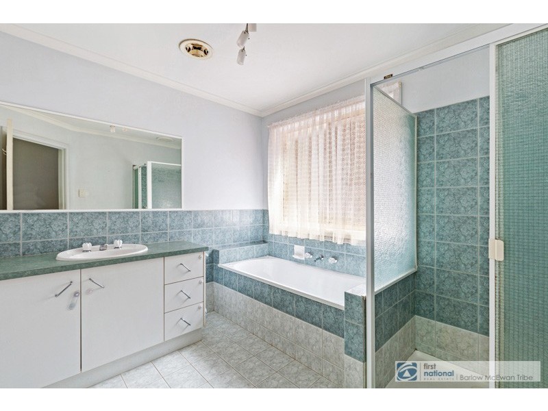 6 Nash Court, Altona Meadows VIC 3028