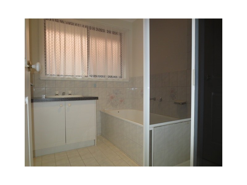 1/4 Pearce Court, Altona Meadows VIC 3028