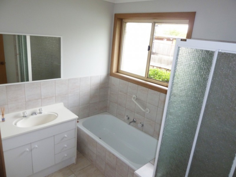 2/53 Millers Road, Altona VIC 3018