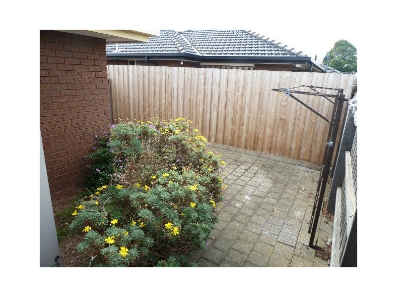 2/53 Millers Road, Altona VIC 3018