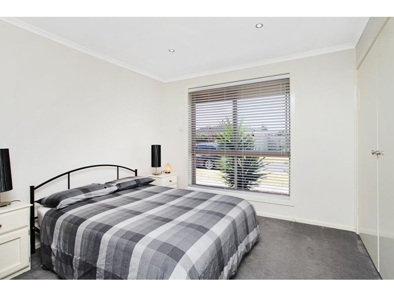 2/53 Tatman Drive, Altona Meadows VIC 3028