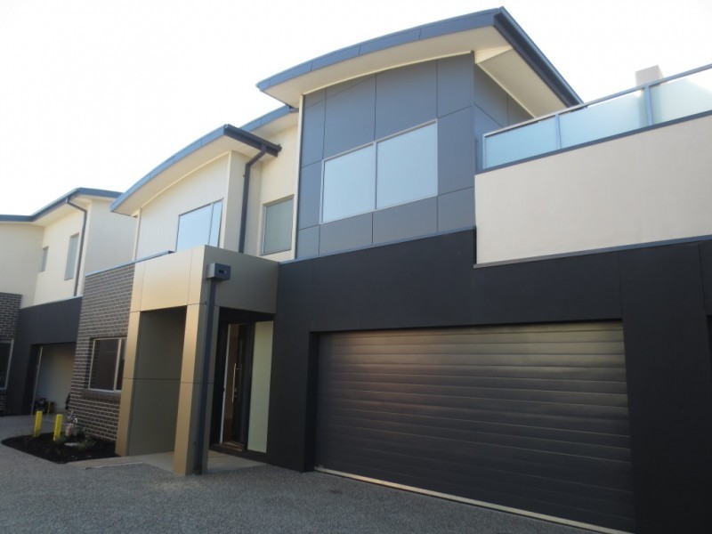 2/12 Mount Street, Altona VIC 3018