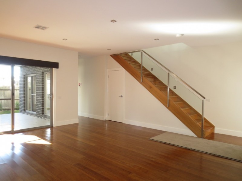 2/12 Mount Street, Altona VIC 3018