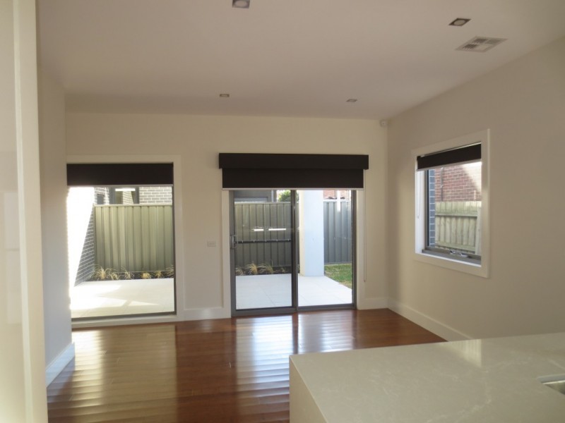 2/12 Mount Street, Altona VIC 3018