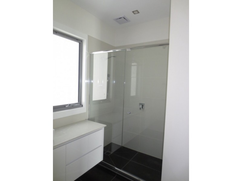 2/12 Mount Street, Altona VIC 3018