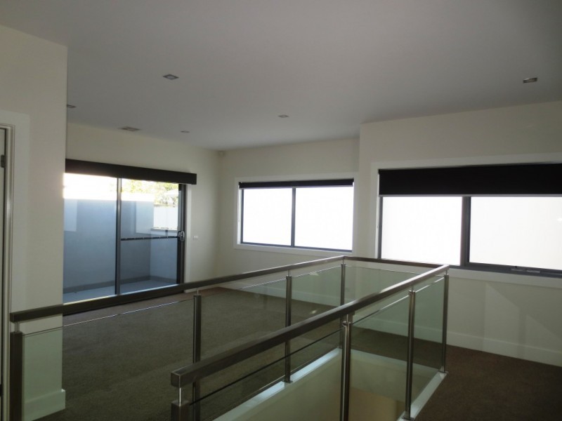 2/12 Mount Street, Altona VIC 3018