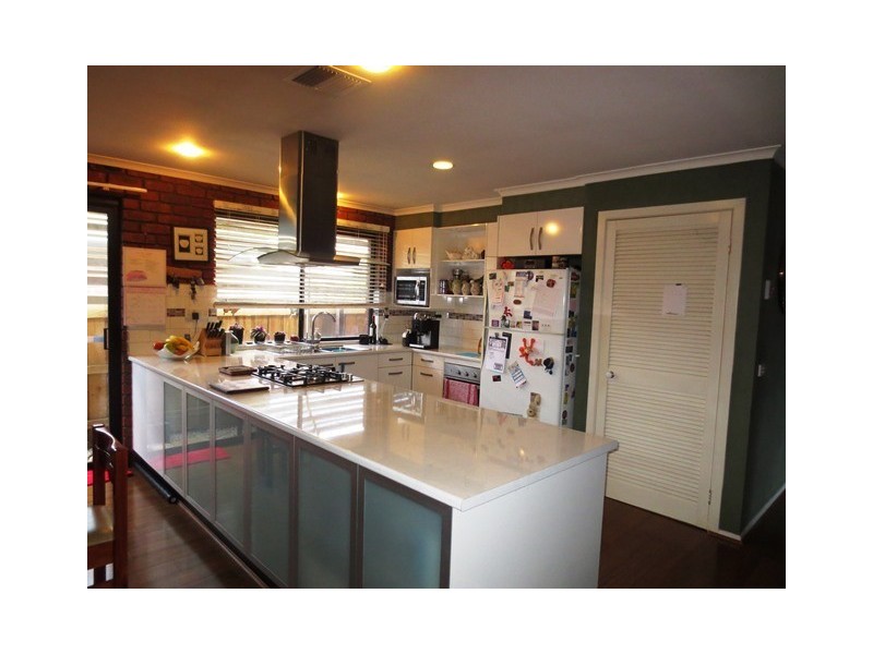 6 Trembath Court, Altona Meadows VIC 3028