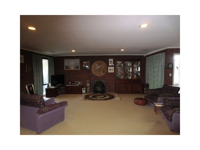 6 Trembath Court, Altona Meadows VIC 3028