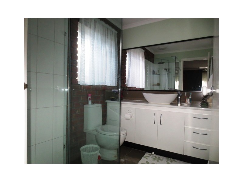 6 Trembath Court, Altona Meadows VIC 3028