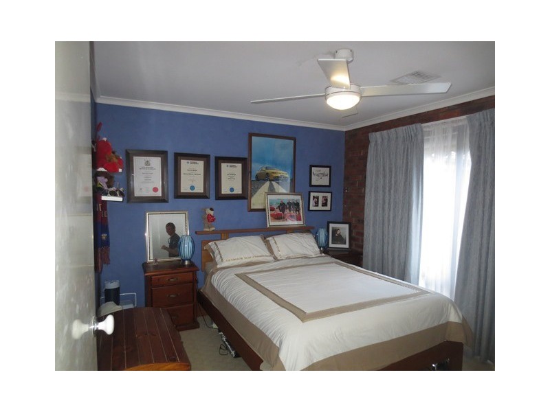 6 Trembath Court, Altona Meadows VIC 3028