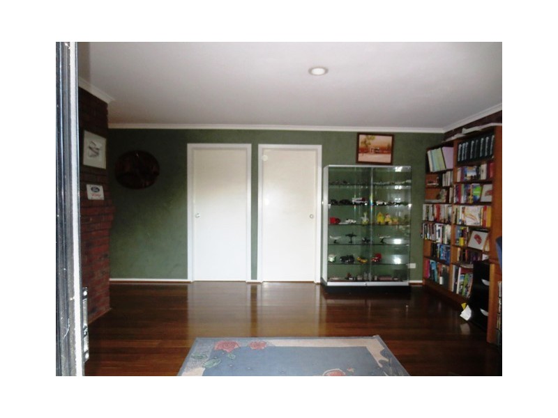 6 Trembath Court, Altona Meadows VIC 3028