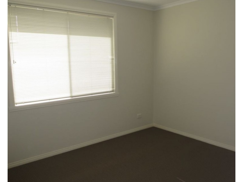 2/181 Civic Parade, Altona VIC 3018