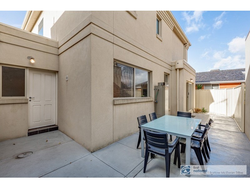 1/9 Millers Road, Altona VIC 3018