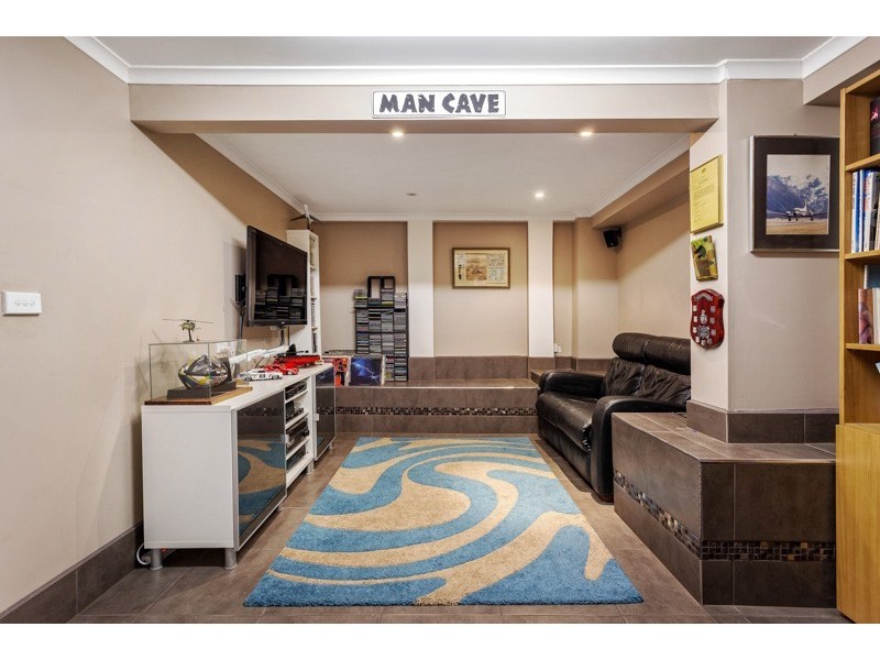 81 Esplanade, Altona VIC 3018