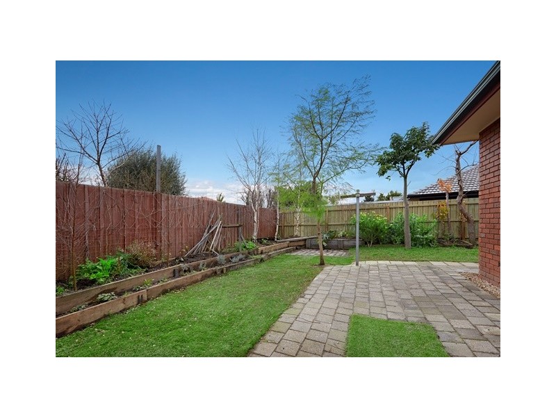 27 Lady Nelson Crescent, Altona Meadows VIC 3028