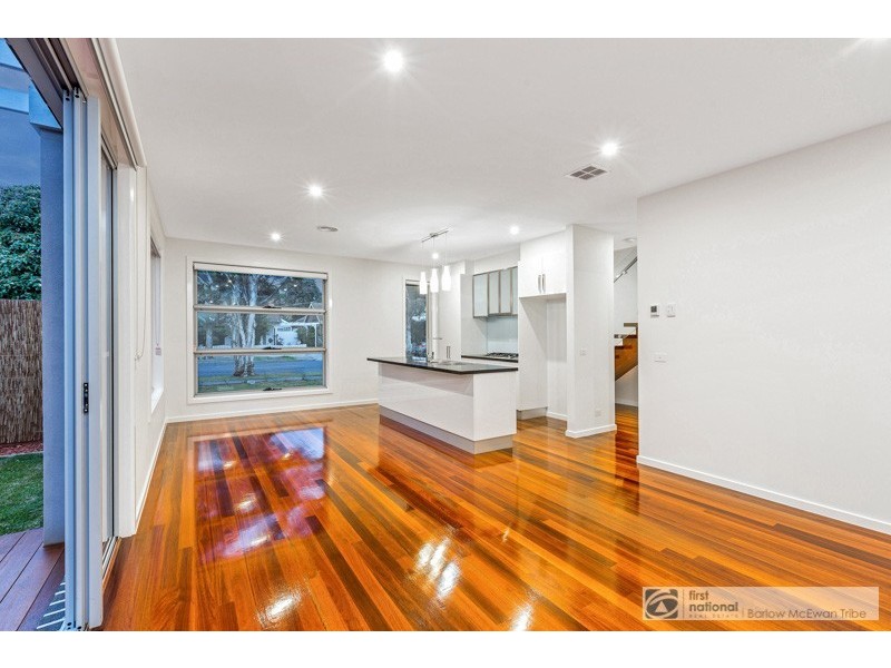 1.49 Maidstone Street, Altona VIC 3018