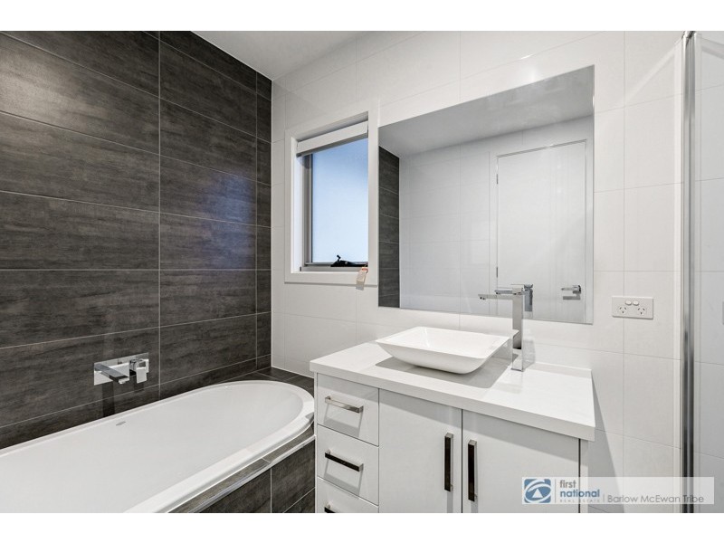 1.49 Maidstone Street, Altona VIC 3018